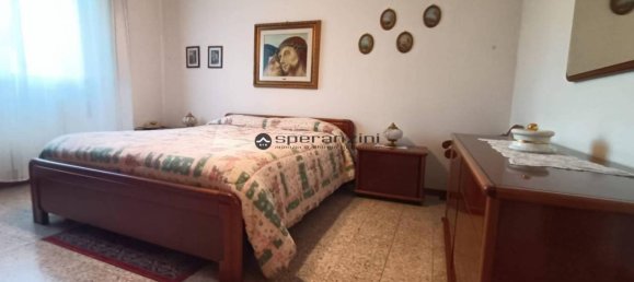 3-salle Appartement à Fossombrone, Italy No. 122496 11