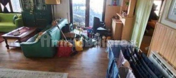 3 chambres Villa à Maccagno con Pino e Veddasca, Italy No. 11839 10