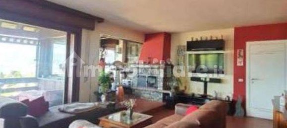 3 chambres Villa à Maccagno con Pino e Veddasca, Italy No. 11839 4