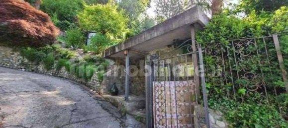 3 chambres Villa à Maccagno con Pino e Veddasca, Italy No. 11839 25