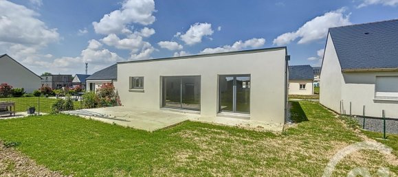 3 bedrooms House in Martigne-Ferchaud, France No. 193492 5