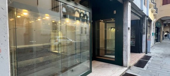 2 rooms Commercial property in Padua, Italy No. 110501 17