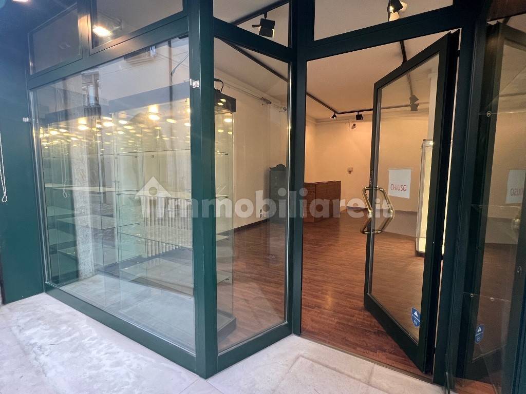 2 rooms Commercial property in Padua, Italy No. 110501