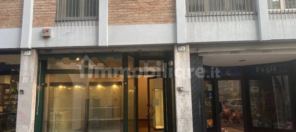 2 rooms Commercial property in Padua, Italy No. 110501 3