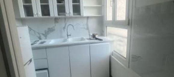 1 bedroom Apartment in La Garenne-Colombes, France No. 177376 3