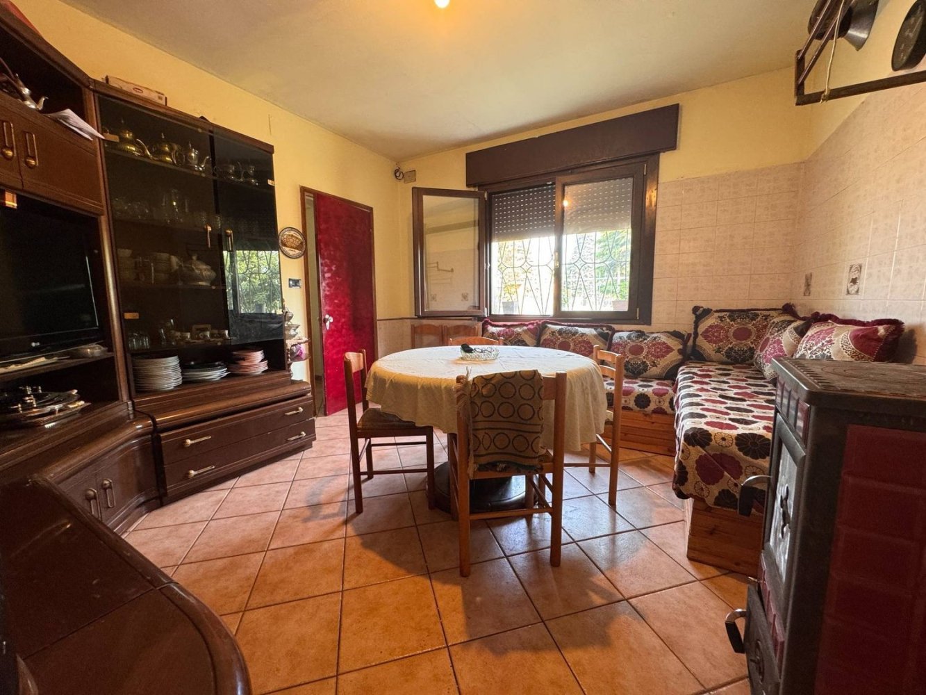 6 bedrooms Apartment in Castelmassa, Italy No. 352252