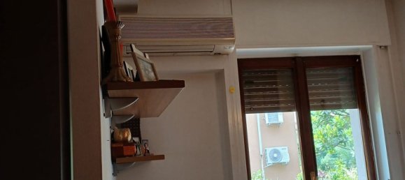 2-salle Appartement à Milan, Italy No. 338142 3