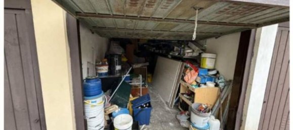 2-salle Appartement à Olgiate Molgora, Italy No. 8124 11