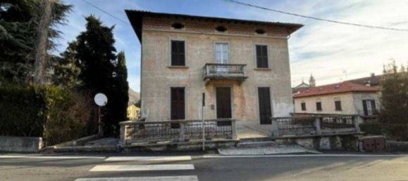 2-salle Appartement à Olgiate Molgora, Italy No. 8124 2