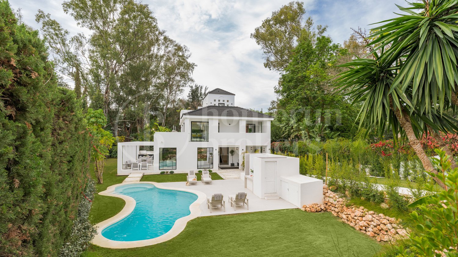 Villa de 5 dormitorios en Marbella, Spain No. 36371