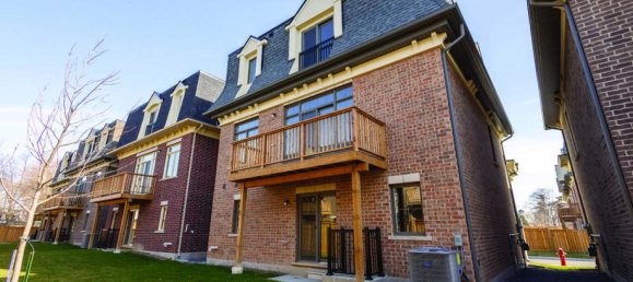 4 bedrooms House in Mississauga, Canada No. 880 4