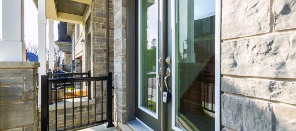 4 bedrooms House in Mississauga, Canada No. 880 3