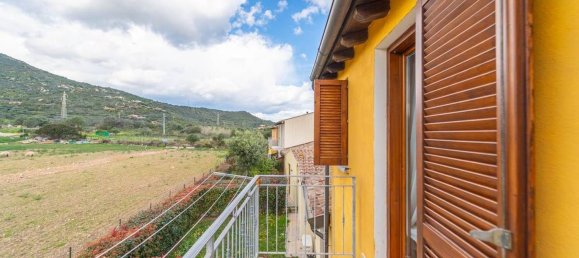 Casa de 4 habitaciónes en San Teodoro, Italy No. 3544 2