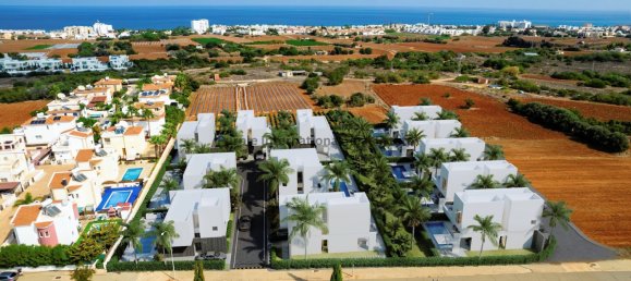 4 bedrooms Villa in Paralimni, Cyprus No. 3170 17