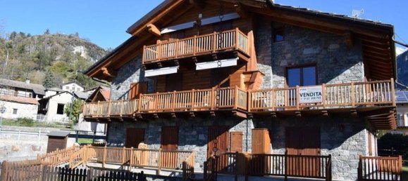 4 rooms Apartment in Challand Saint Anselme, Italy No. 29609 3