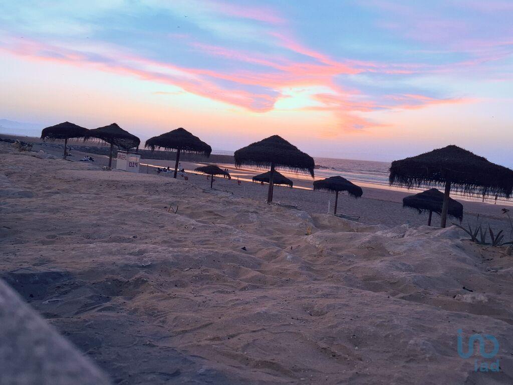 3 bedrooms Apartment in Almada, Portugal No. 295391