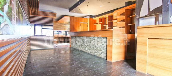 Коммерческая недвижимость с 4 комнатами в Барлассина, Италия № 6960 2