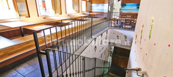 Коммерческая недвижимость с 4 комнатами в Барлассина, Италия № 6960 14