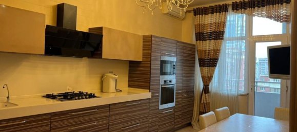 4 bedrooms Apartment in Nasimi, Azerbaijan No. 2115 3