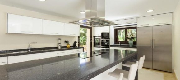 5 Schlafzimmer Villa in Marbella, Spain, Nr. 64932 15