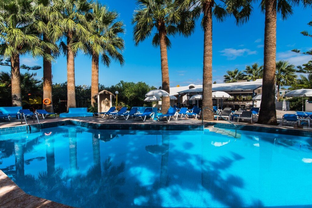 Таунхаус с 42 комнатами в Херсонисос, Греция № 53658