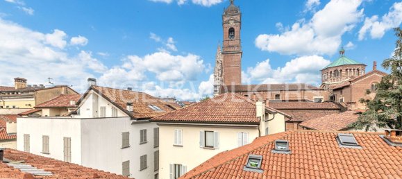 3 bedrooms Penthouse in Monza, Italy No. 127832 4