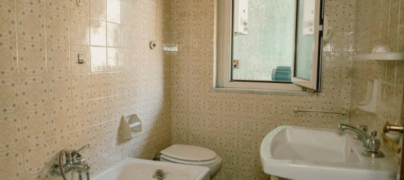 3 rooms Apartment in Palermo, Italy No. 37065 18