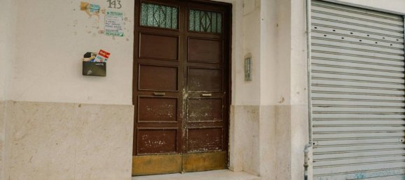 3 rooms Apartment in Palermo, Italy No. 37065 4