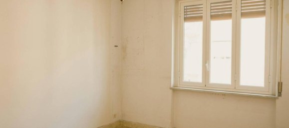 3 rooms Apartment in Palermo, Italy No. 37065 27