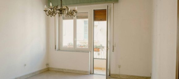 3 rooms Apartment in Palermo, Italy No. 37065 13