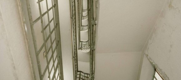 3 rooms Apartment in Palermo, Italy No. 37065 5