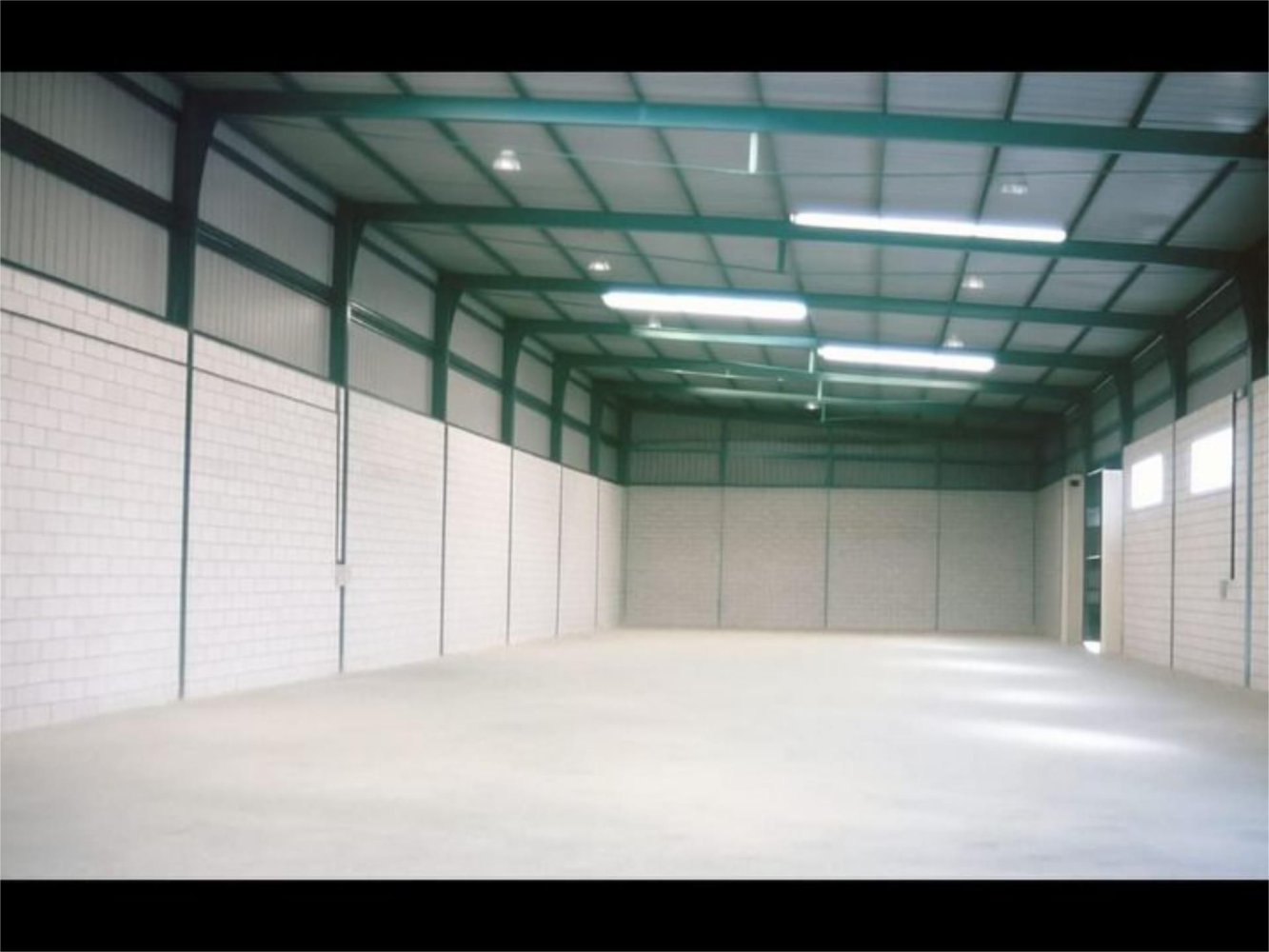 700m² Warehouse in Andalusia, Spain No. 186018