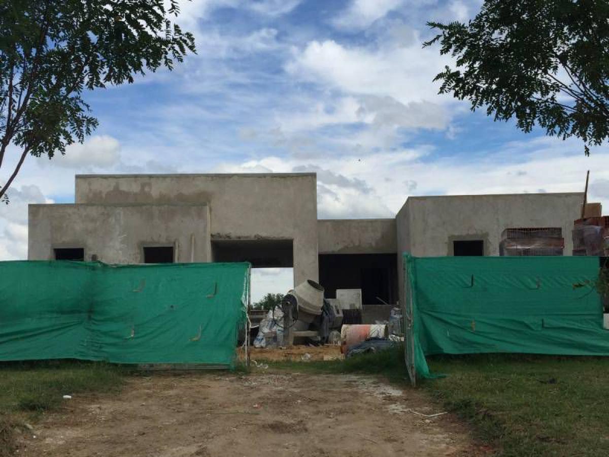 3 bedrooms House in Escobar, Argentina No. 102475