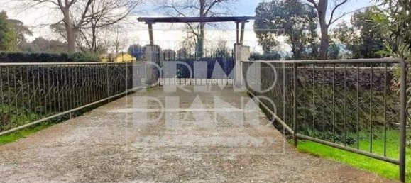 Вилла с 9 комнатами в Лукка, Италия № 13089 19