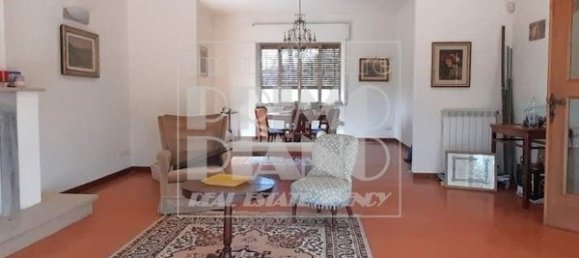 Вилла с 9 комнатами в Лукка, Италия № 13089 25