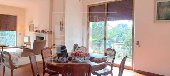 Вилла с 9 комнатами в Лукка, Италия № 13089 17