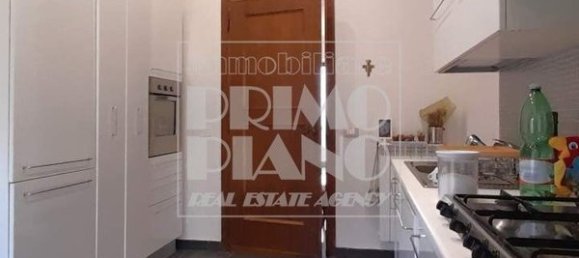 Вилла с 9 комнатами в Лукка, Италия № 13089 6