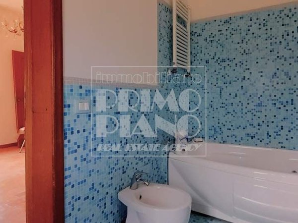 Вилла с 9 комнатами в Лукка, Италия № 13089