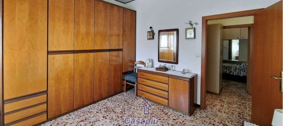 4 chambres Appartement à Porto San Giorgio, Italy No. 77527 2