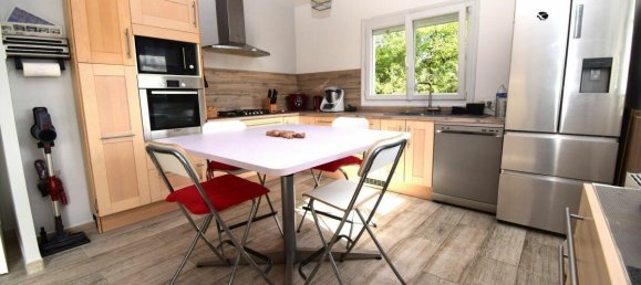 Casa de 3 dormitorios en Saint-Lubin-des-Joncherets, France No. 161342 5