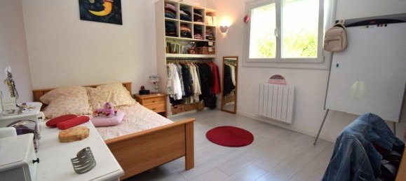 Casa de 3 dormitorios en Saint-Lubin-des-Joncherets, France No. 161342 7