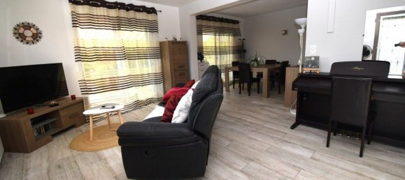 Casa de 3 dormitorios en Saint-Lubin-des-Joncherets, France No. 161342 2