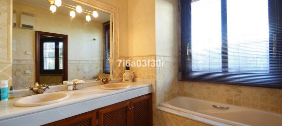 5 Schlafzimmer Haus in Marbella, Spain, Nr. 140969 37