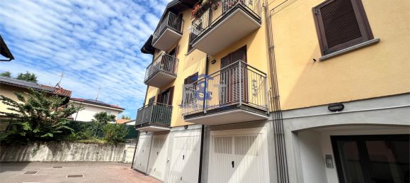 1 bedroom Apartment in Cittiglio, Italy No. 305898 2