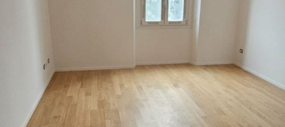 Квартира с 2 спальнями в Милан, Италия № 357845 2