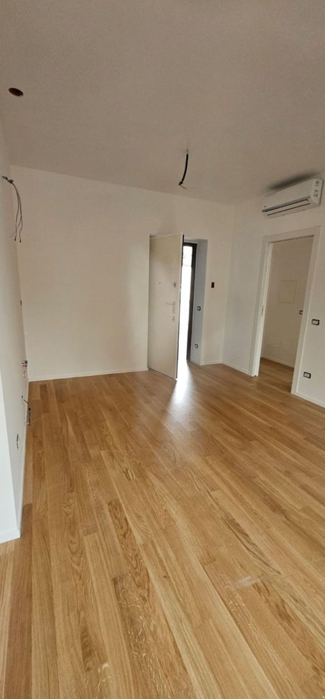 Квартира с 2 спальнями в Милан, Италия № 357845