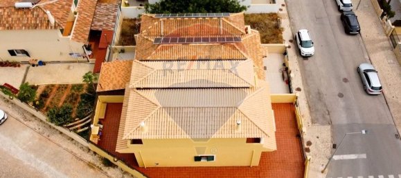 4 bedrooms House in Quelfes, Portugal No. 181065 2