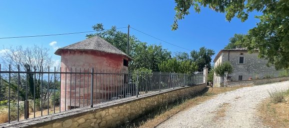Casa de 6 divisões em Pescosansonesco, Italy N.º 268959 25