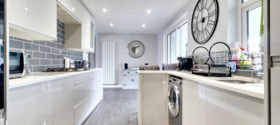 3 bedrooms House in Dartford, United Kingdom No. 4929 12