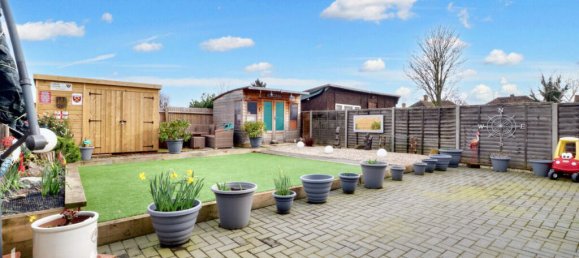 3 bedrooms House in Dartford, United Kingdom No. 4929 2